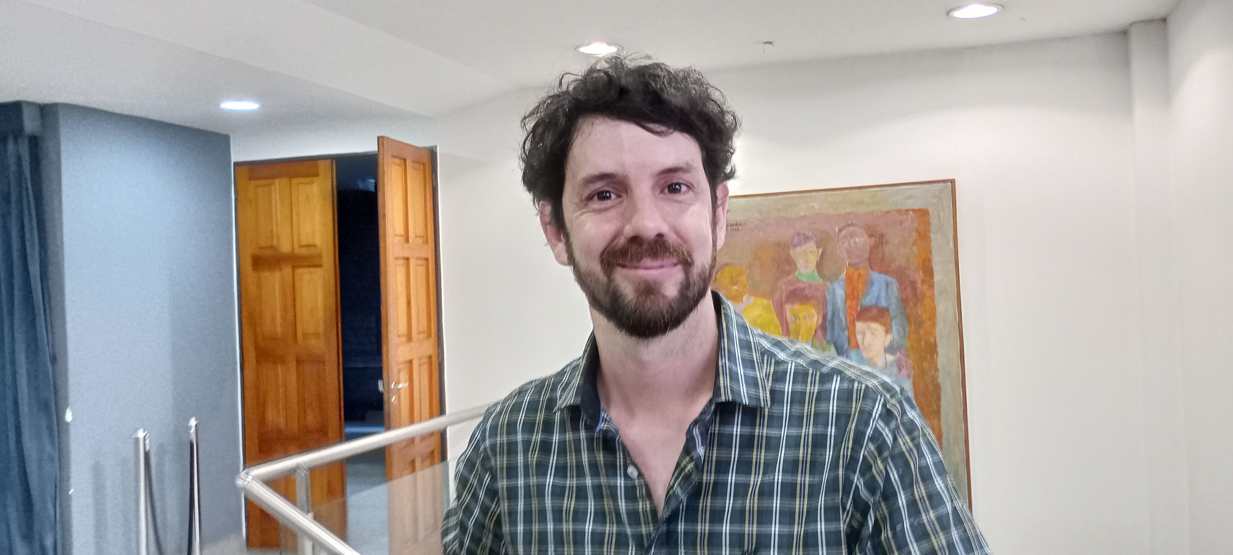 "Bajo el mismo árbol" estrena en Casa de la Cultura